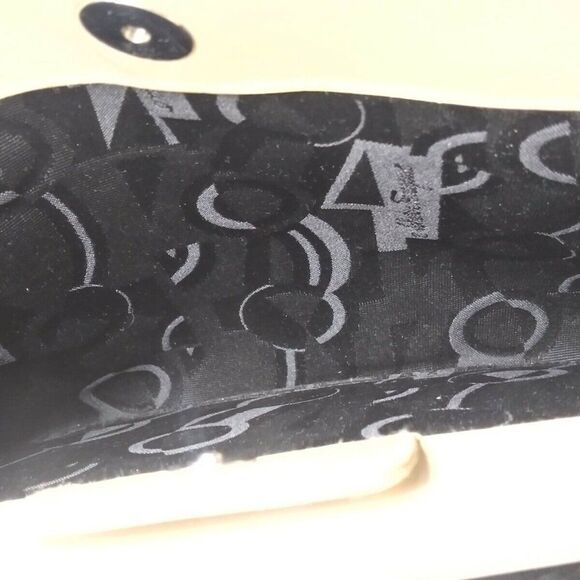 Vintage Salvatore Ferragamo Leather Shoulder Bag Slim Handbag Cream Light Brown - Picture 8 of 12